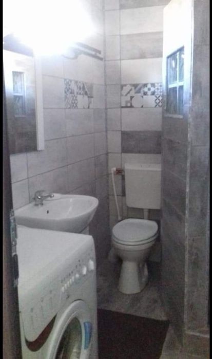 Închiriez garsoniera la curte - Mai multe
