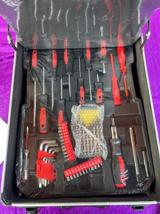 Набор инструментов 187 штук в кейсе