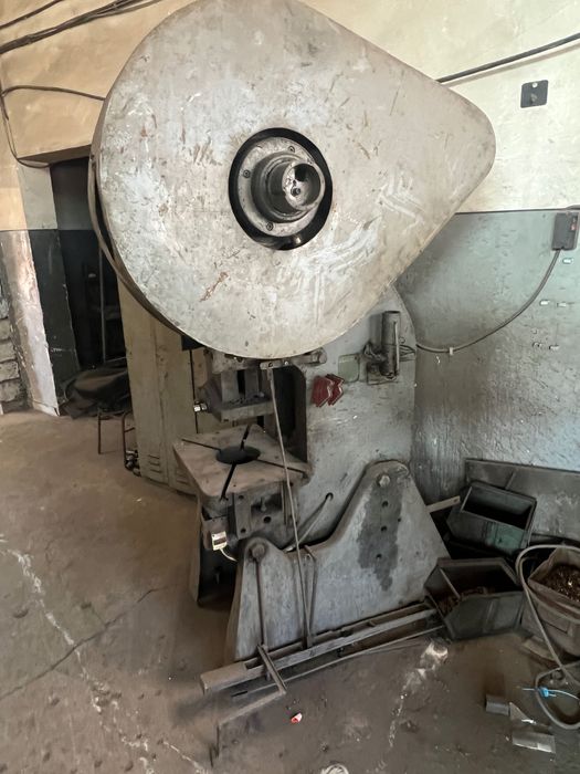 Vand presa mecanica pentru tabla