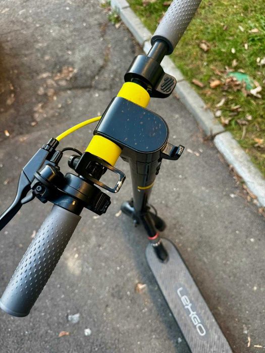 Trotineta Electrica Lexgo R9X/Motor 350W - Pornire Cartela + Aplicatie