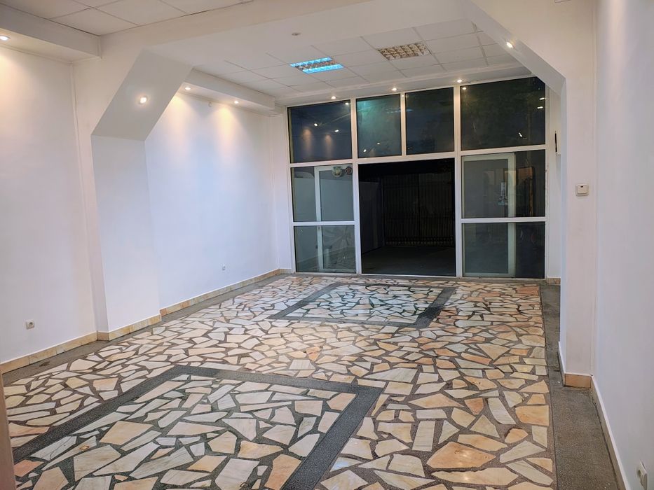 Spațiu comercial de închiriat – ideal pentru magazin / birou / salon