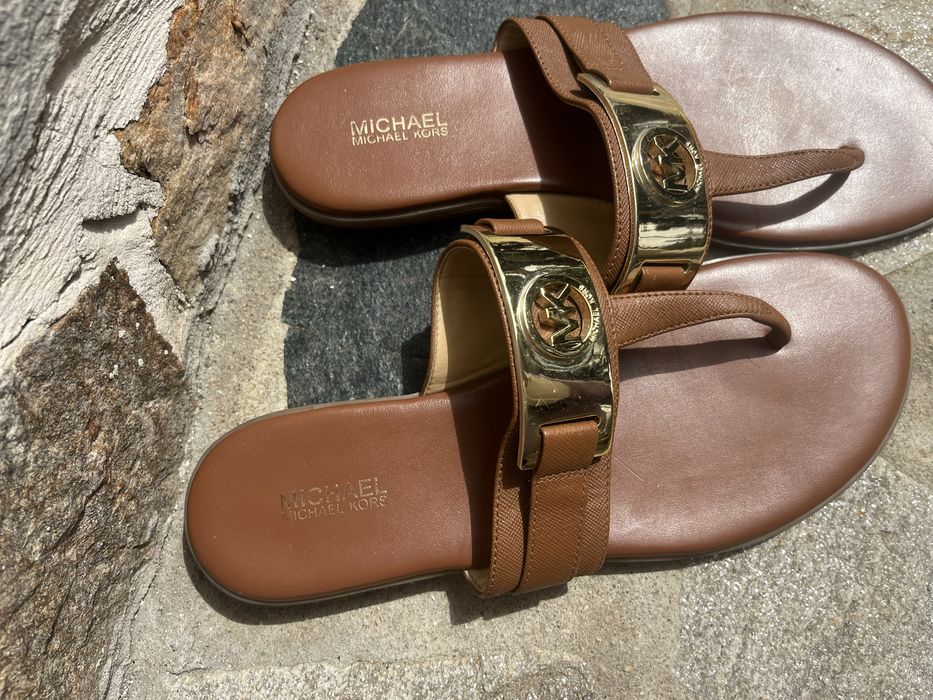 Чисто нови чехли на Michael Kors