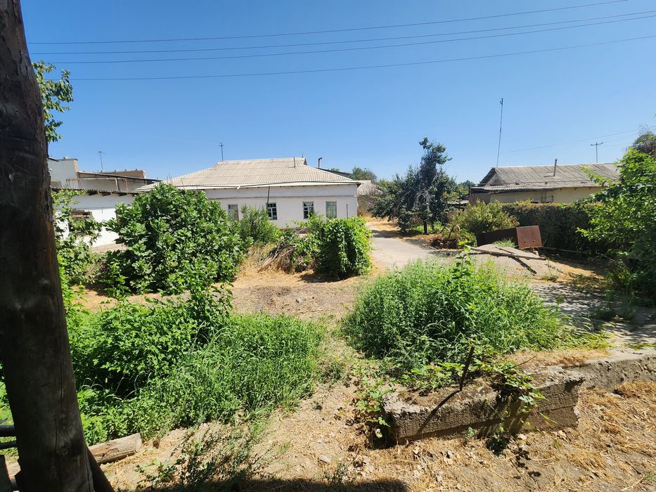 Уй   сотилади  18 сотик   нархи  48000