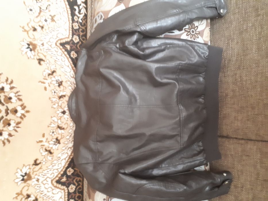 Продаю новую куртку