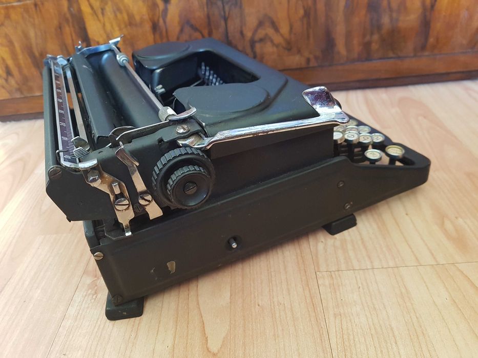 пишеща машина Everest - за колекционери