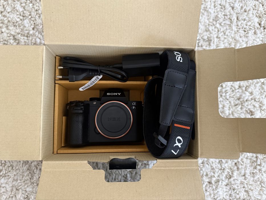 Aparat foto premium Sony a7 II , m2, cu stabilizare ,2700 cadre NOU