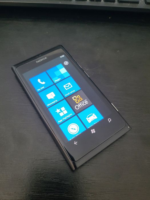 Nokia Lumia 800 - de colecție