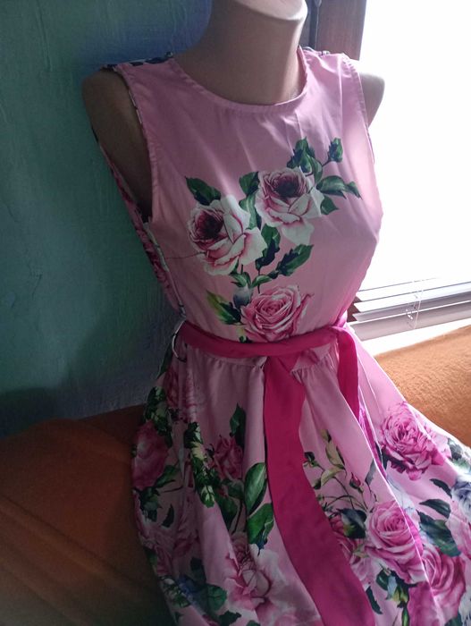 ТРИ НОВИ РОКЛИ и други чeтири -пeрфeктни, плюс подарък