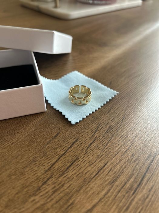 Дамски пръстен подарък