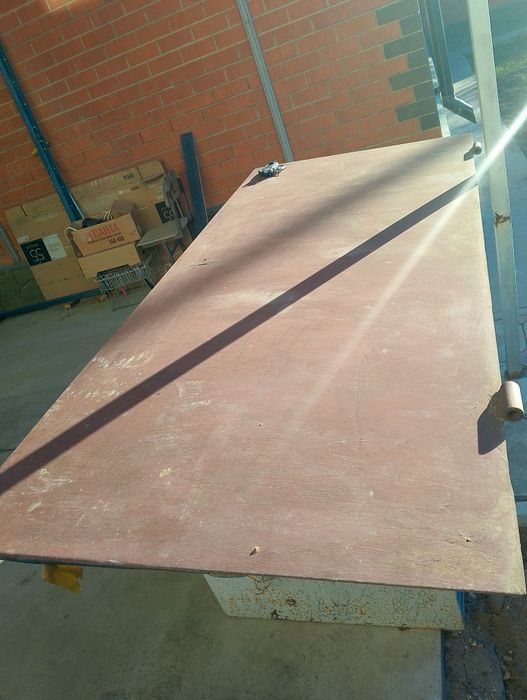 Продам металлические дверь 2*0.83