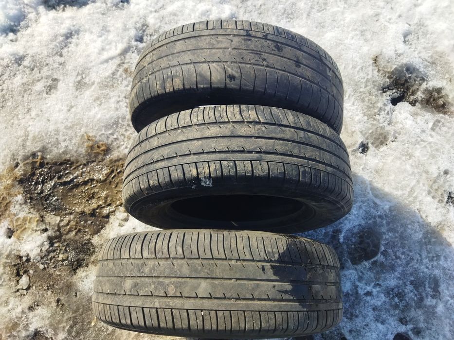 Продам 2 шины +1