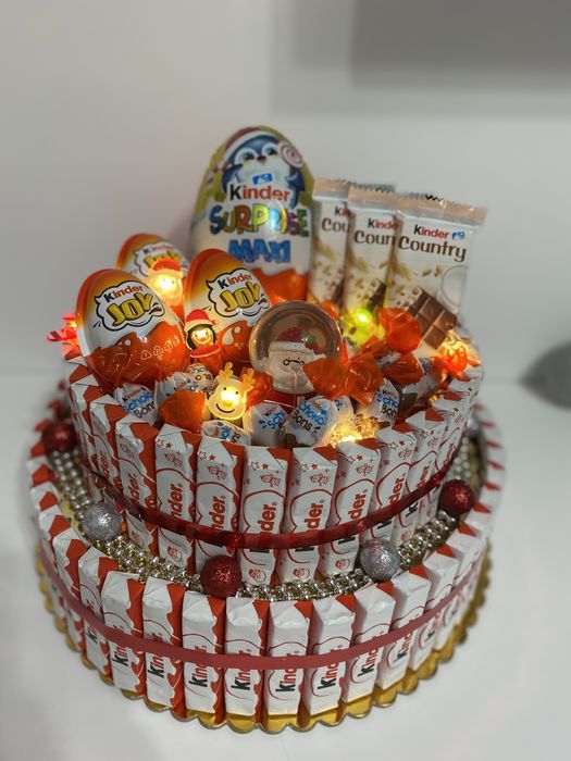 Tort dulciru aniversar copii Kinder