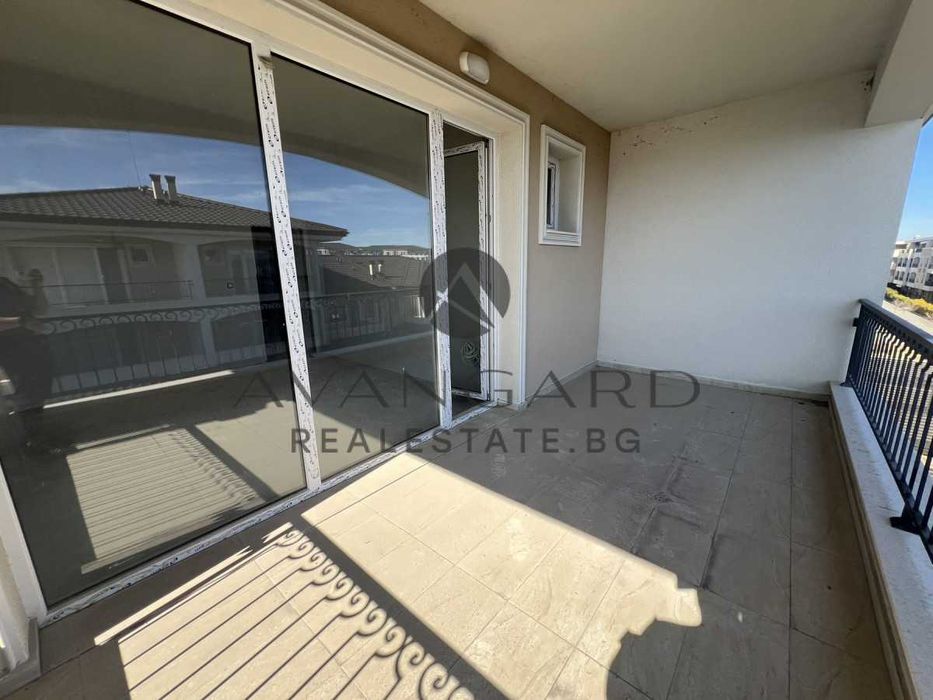 оф.22530 Триетажна Къща с АКТ 16 Остромила