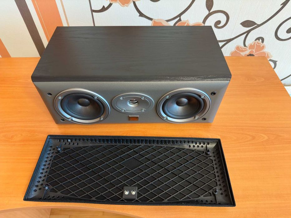 Централна тонколона JBL Northridge E Series EC25 (75W / 8 Ohms) – Черна
