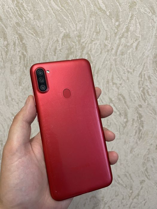 Продам Samsung A11.