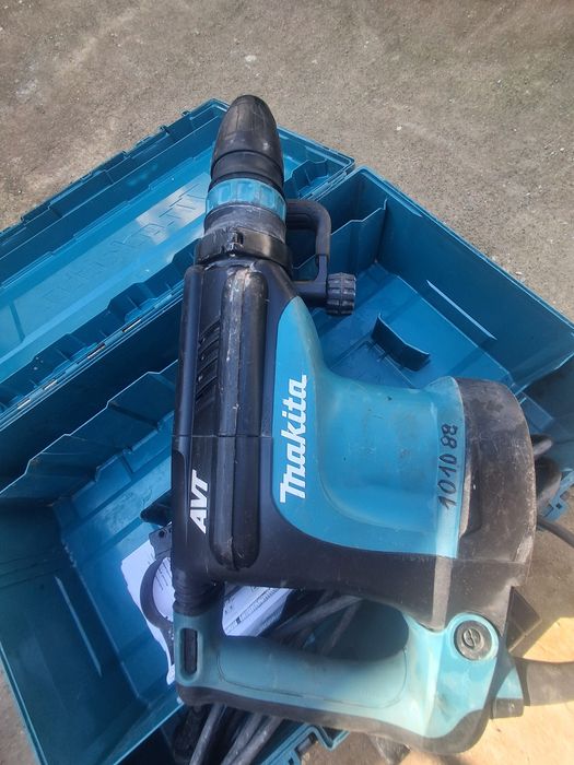 Rotopecutor makita HM1213C .