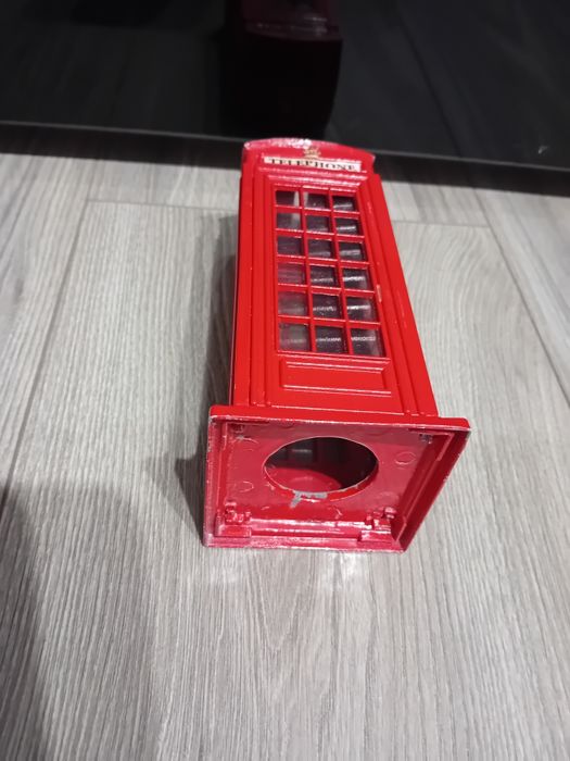Pusculita cabina telefon UK