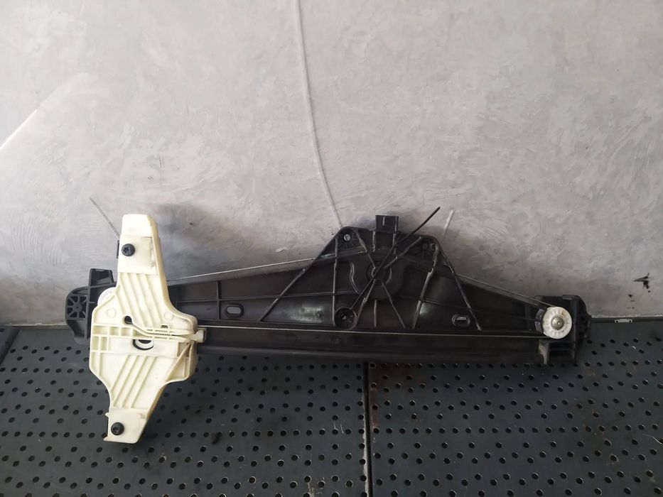 Macara geam electric dreapta spate peugeot 3008 2 156120861 9810488480