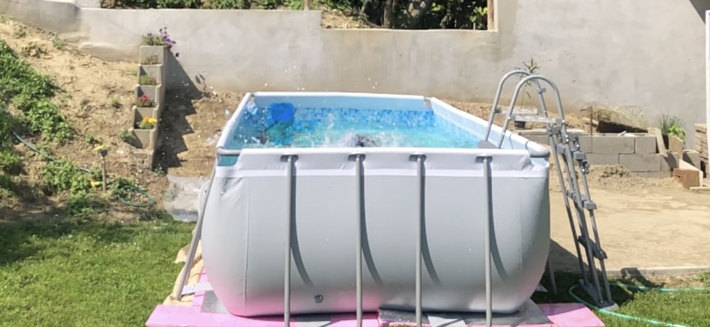 Piscina 2m pe 4m, adancime 1 m