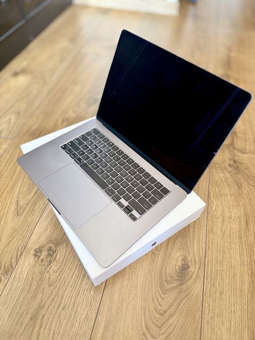 MacBook Air 15-inch M3-chip 16GB (RAM) 512GB (SSD)
