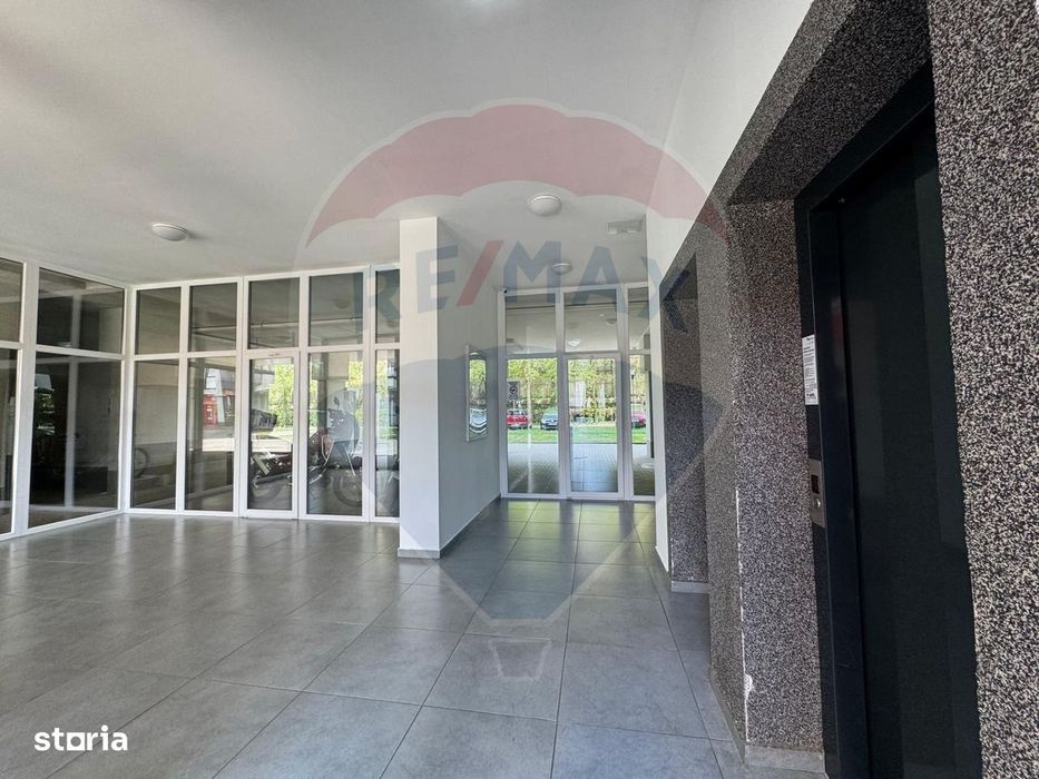 Apartament cu 3 camere la ARED( cu loc de parcare)