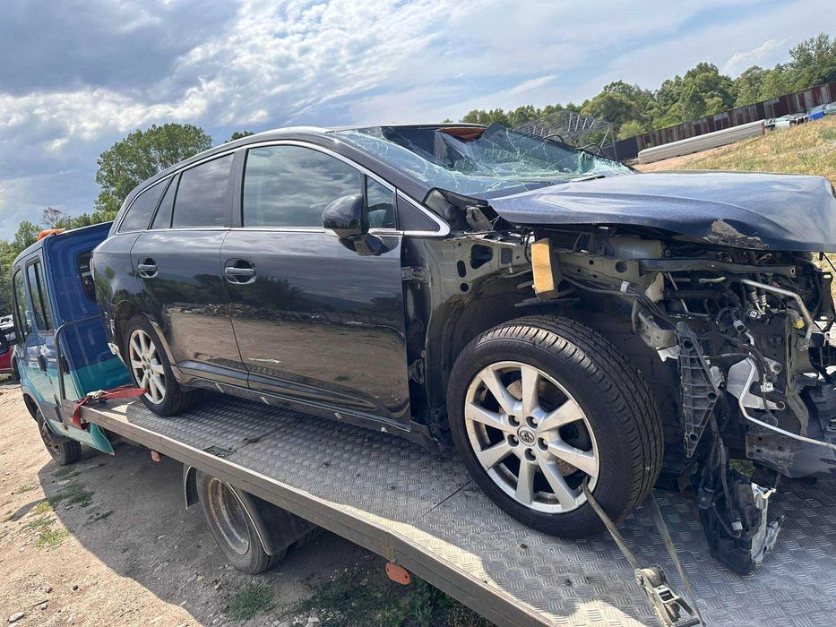 На Части Toyota Avensis T27 Тойота Авенсис 2.2 150 D-4d Д-4д 2010г