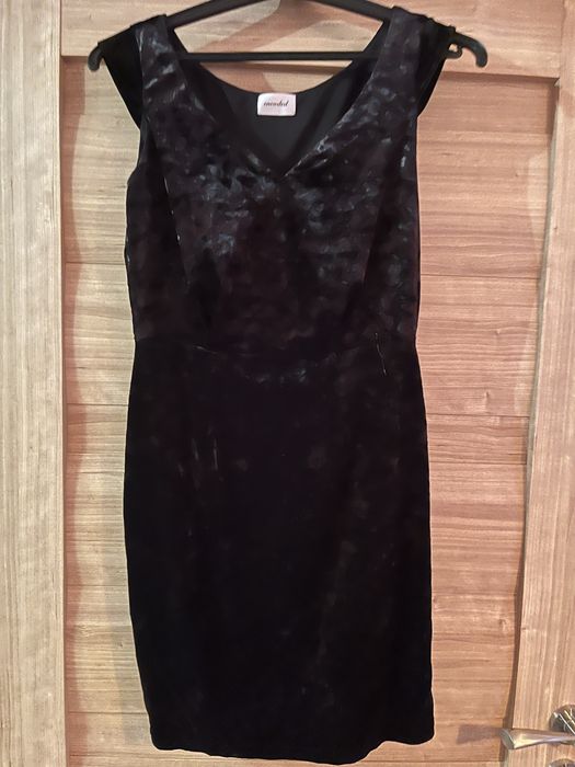 Vand 8 rochii /salopeta/costum marime S/M!