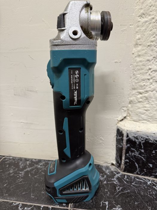 Акумулаторен ъглошлайф Makita DGA 404