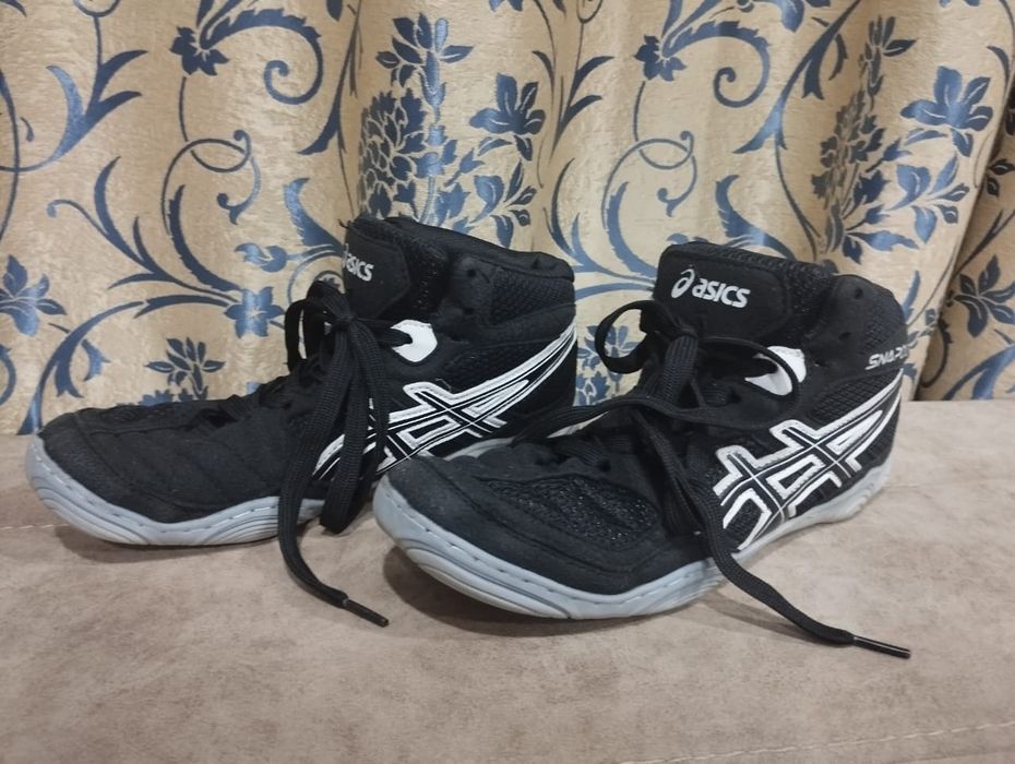 Продаю борцовки размер 37