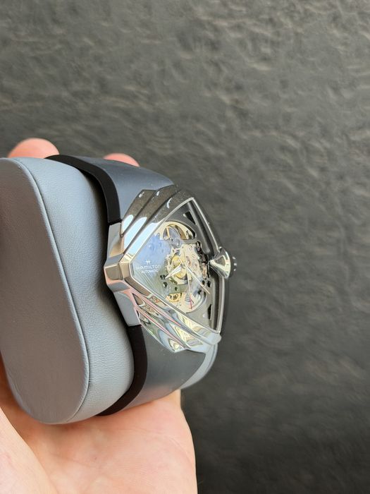 Мъжки часовник Hamilton Venutra XXL 46mm