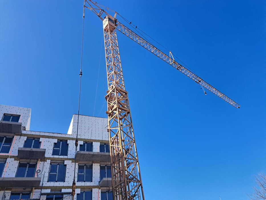 Macara turn autoridicatoare Liebherr 40k, 30 m inaltime, brat 37.5m