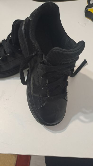 Adidas din piele ptr baieti