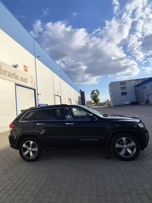 Vând Grande Cherokee