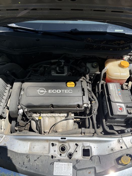 Opel Astra 1.6 бензин