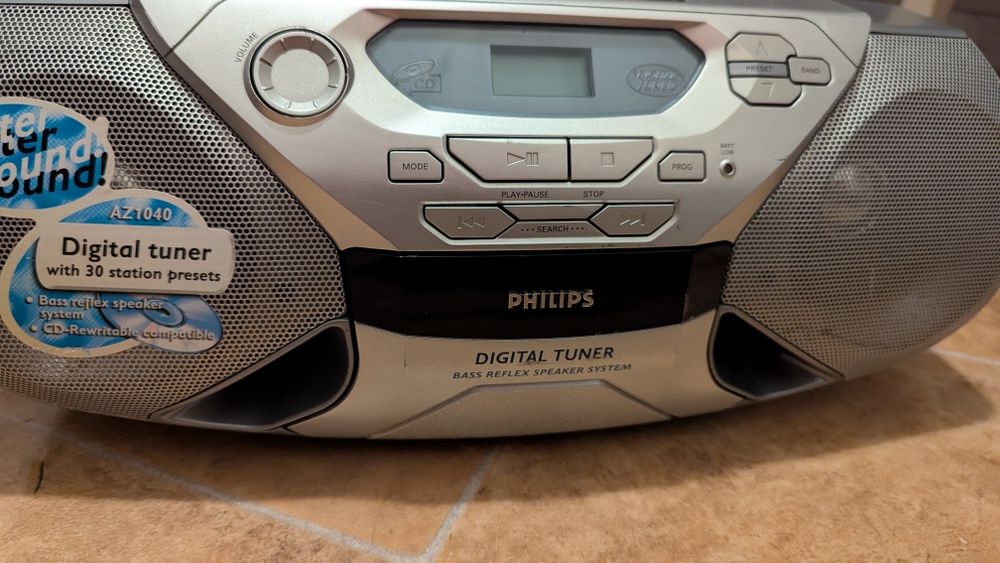 Radiocasetofon cu cd Philips AZ1040