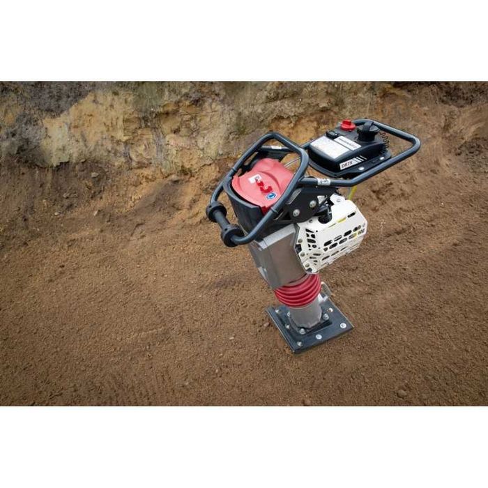 DR7X Dynapac Germania Honda GXR120 4CP 68KG