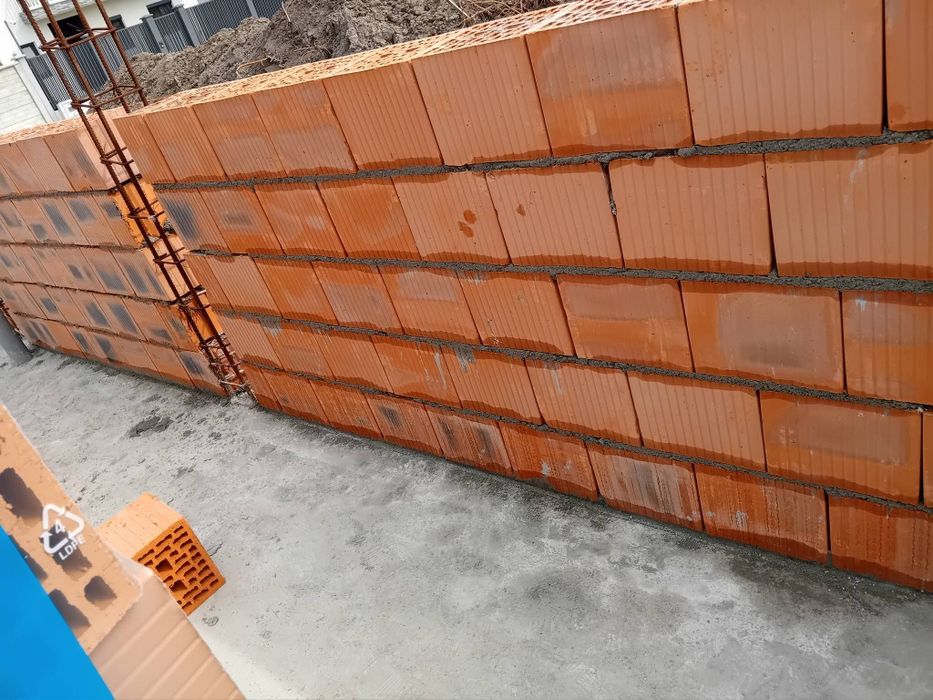 Ofer servicii complete în domeniul construcțiilor