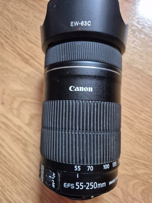 Aparat foto Canon E 250d impecabil