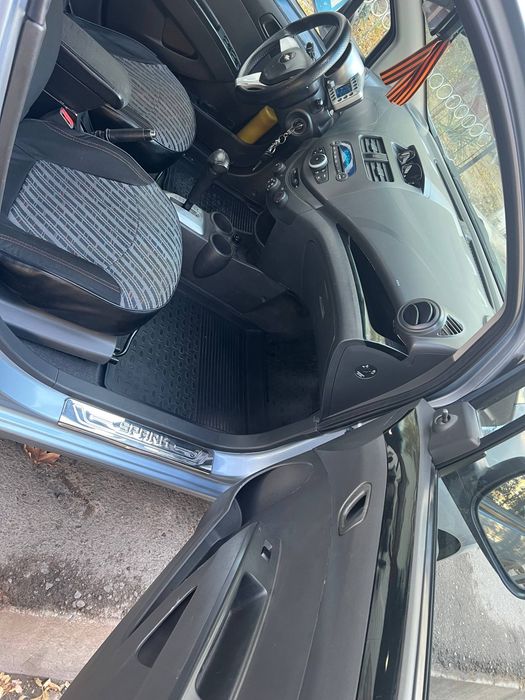 Продаю Спарк свой