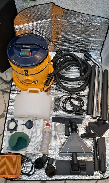 Aspirator profesional pentru tapiterii