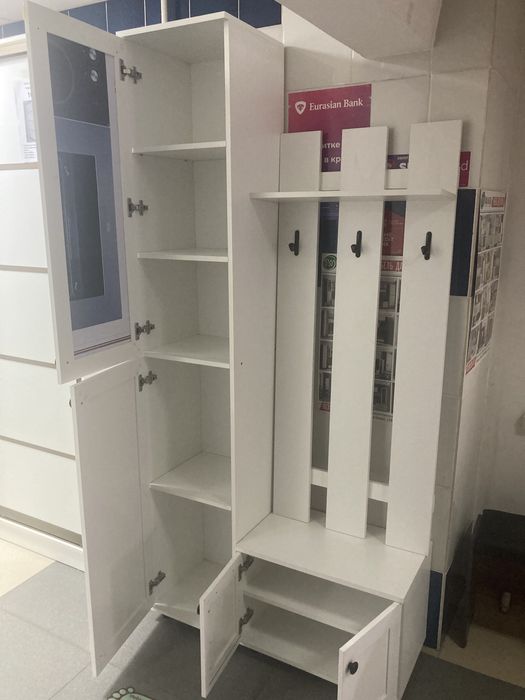 Прихожая новая белая