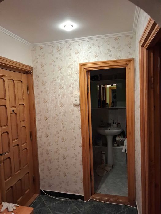 Inchiriez apartament două  camere decomandate  complet  mobilat zona Energiei Bacau