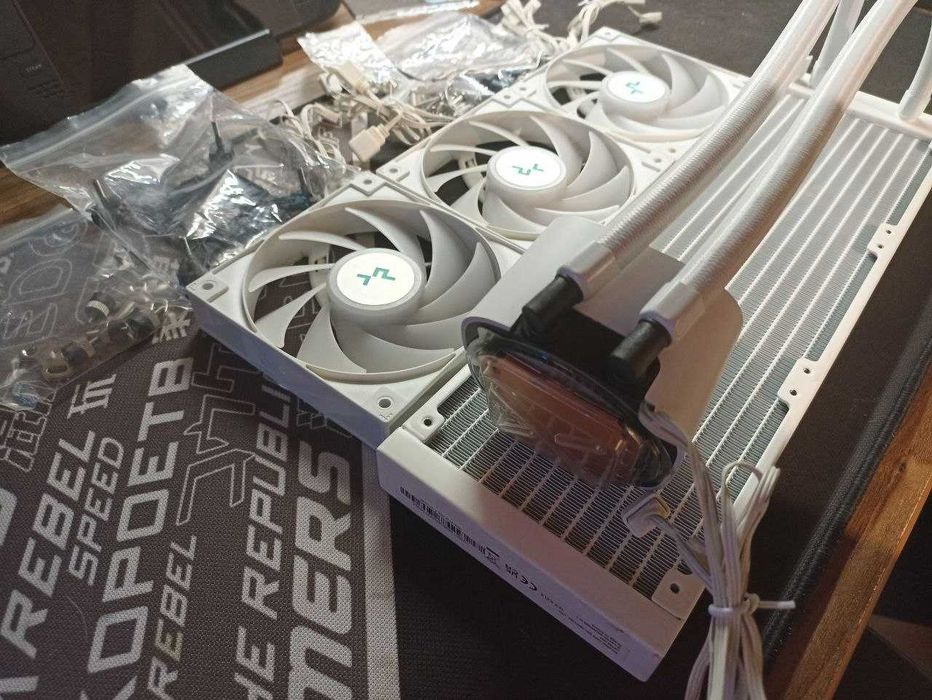 Водяное охлаждение deepcool le720 wh