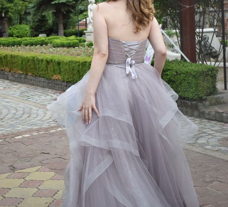 Абитуриентска рокля