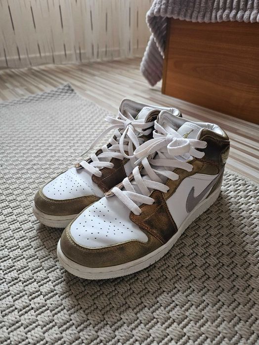 Air Jordan 1 Retro High Metallic White Gold 39 EU за Момиче
