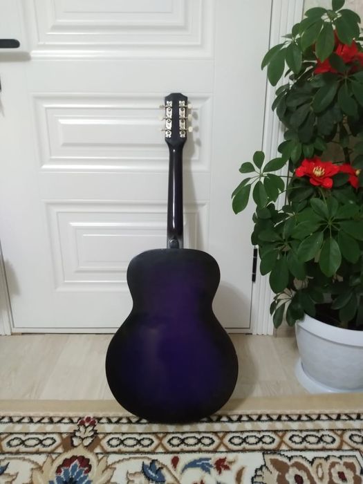 Гитара сатылады.