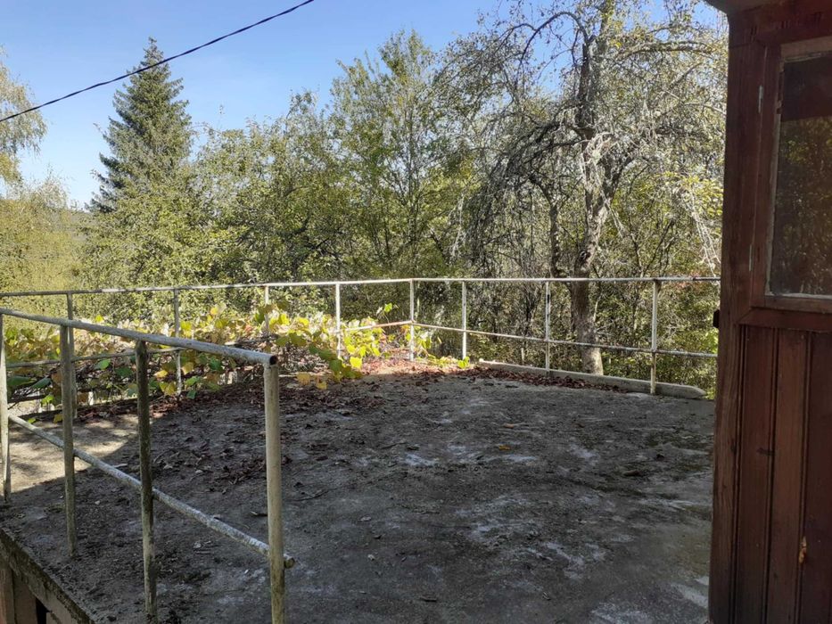 Продавам вила в Троянския балкан