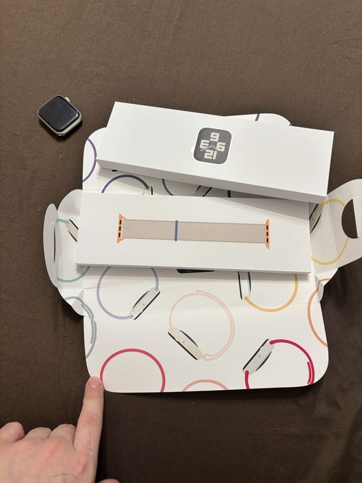 Продам apple watch SE 2 поколения