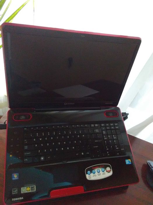 Лаптоп Toshiba Qosmio X505-Q887 18.4" | i7 | 8GB RAM | 256GB SSD | Като Нов! Ретро Екзотика