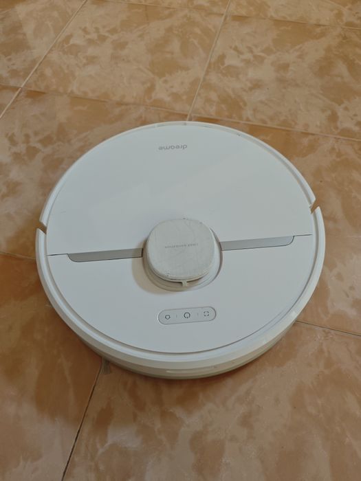 Продавам робот прахосмукачка Dreame Robot Vacuum D9